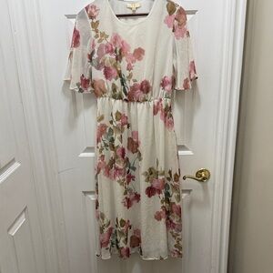 Chic Floral Midi Dress in Pink and Cream